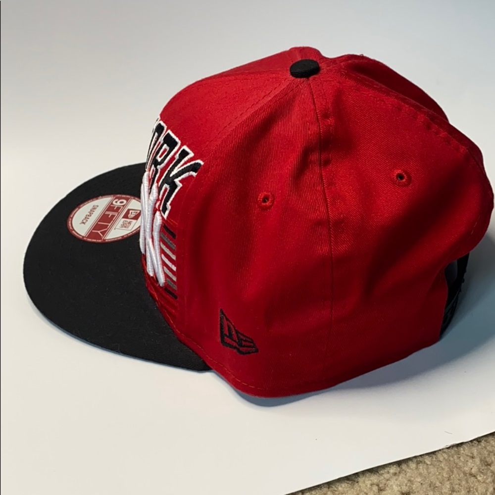 New York Yankees SnapBack. New Era Red,Blk,& wht. - Picture 5 of 7